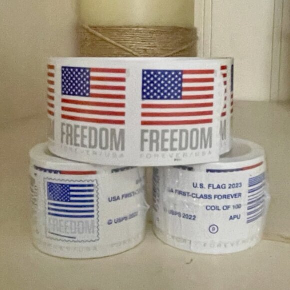 10 ROLLS OF 1000 USPS FIRST CLASS AUTHENTIC FOREVER STAMPS 2023 SEALED NEW - Picture 2 of 6